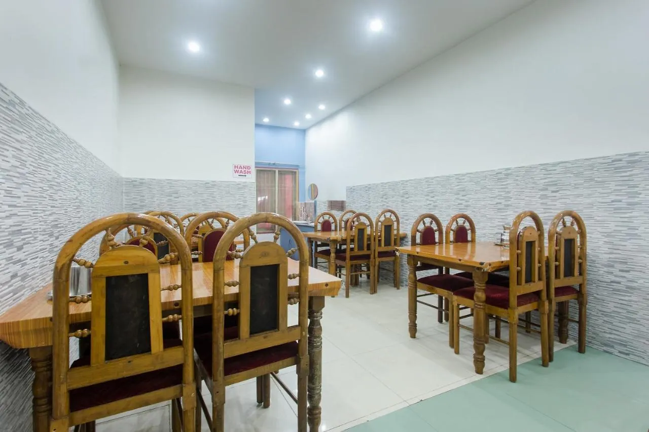 Oyo 9531 High Range Inn 3*, Munnar India